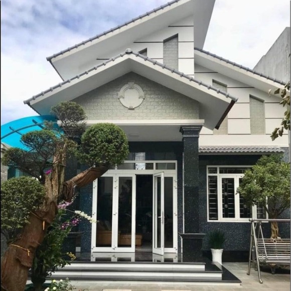 Meet your Posher, Hien - Picture 1 of 1